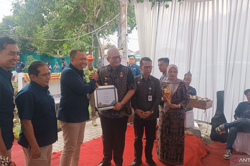 Pemkot Padang Raih Penghargaan UHC, Komitmen Kesehatan Terjamin