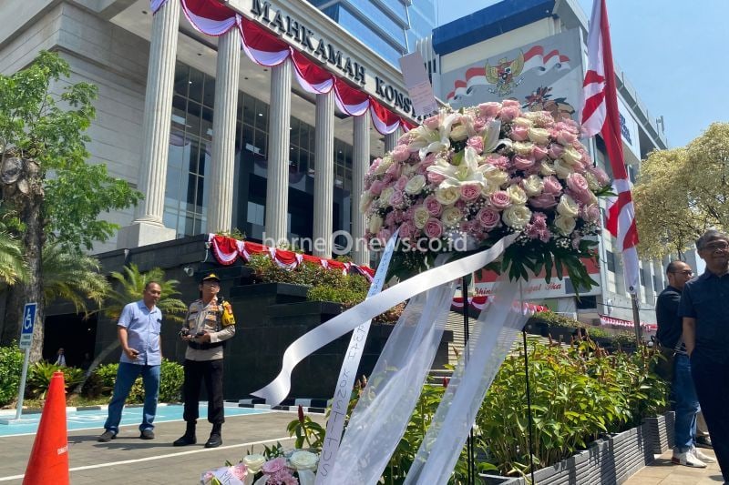 Aktivis dan Guru Besar Serahkan Dukungan untuk Mahkamah Konstitusi