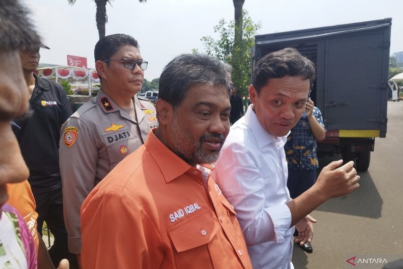 Presiden Partai Buruh Jemput Anggota DPR Temui Massa Aksi Pilkada