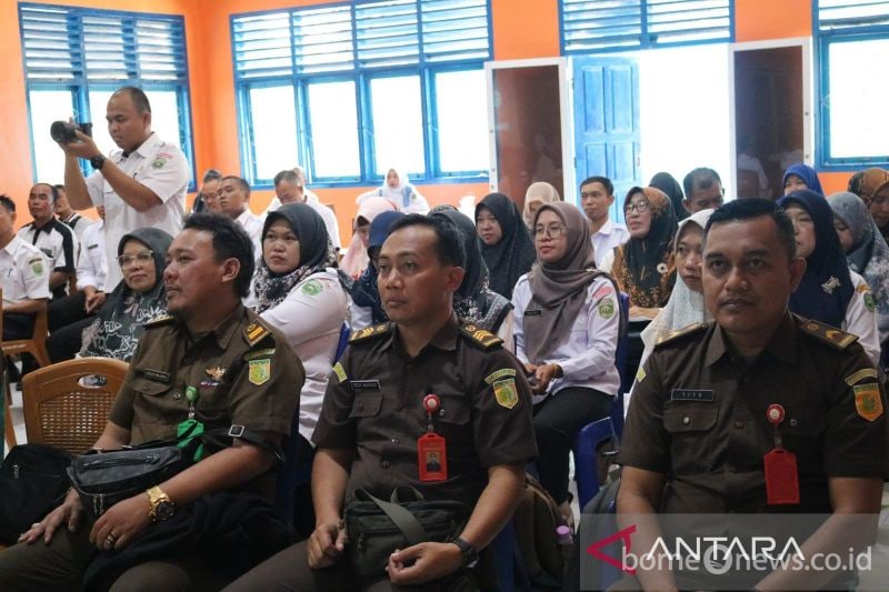 Penerangan Hukum Kejari OKU untuk Pengelolaan Dana BOS yang Baik