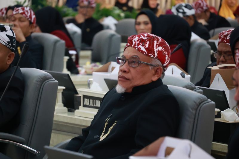 Arsip - Ketua Komisi IV DPRD Provinsi Jawa Barat Tetep Abdulatip dalam Rapat Paripurna HUT Jabar ke-79 di Gedung DPRD Jabar. ANTARA/HO DPRD Jabar