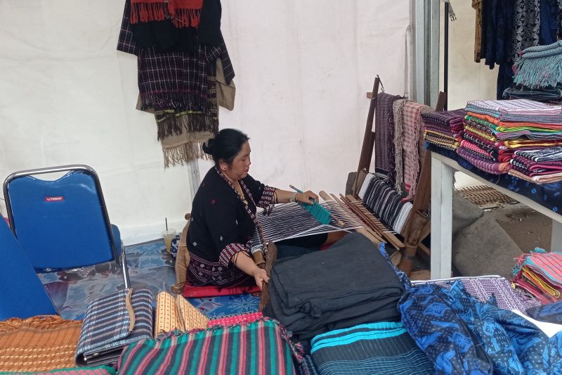 Perajin Badui Ramaikan Pameran Harnas UMKM di Lebak, Targetkan Omzet Tinggi