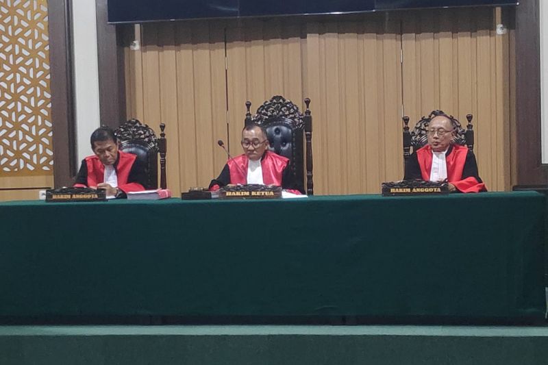 Pengadilan Tinggi Jatuhi Hukuman Penjara untuk Mantan Rektor Untad