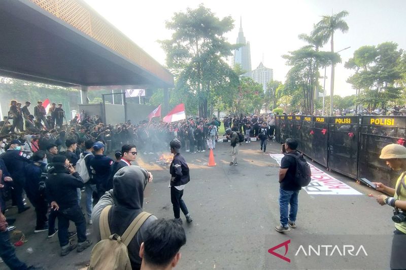 Pengalihan Rute TransJakarta Imbas Demo di DPR RI Jakarta