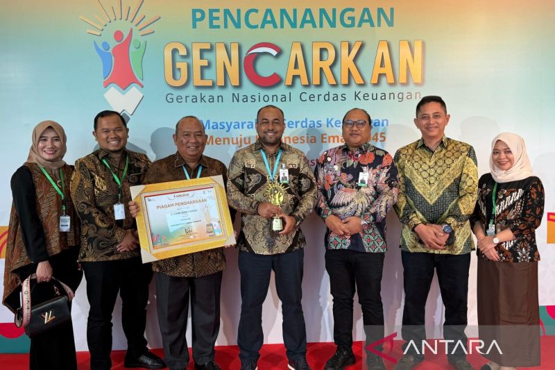 Bank Aceh Syariah Raih Penghargaan Literasi Keuangan OJK