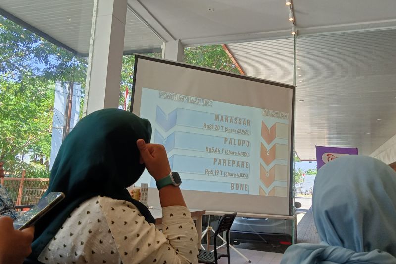 Ilustrasi peserta gathering menyimak Communications and Daya Head Bank BTPN, Andrie Darusman di Makassar. Antara/ Suriani Mappong