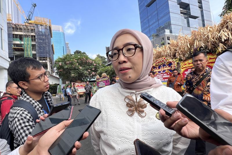 Direktur Jenderal Energi Baru Terbarukan dan Konservasi Energi (EBTKE) Kementerian ESDM Eniya Listiani Dewi ketika ditemui setelah menghadiri EV Conversion Forum 2024, di Kantor Kementerian ESDM, Jakarta, Kamis (22/8/2024). ANTARA/Putu Indah Savitri