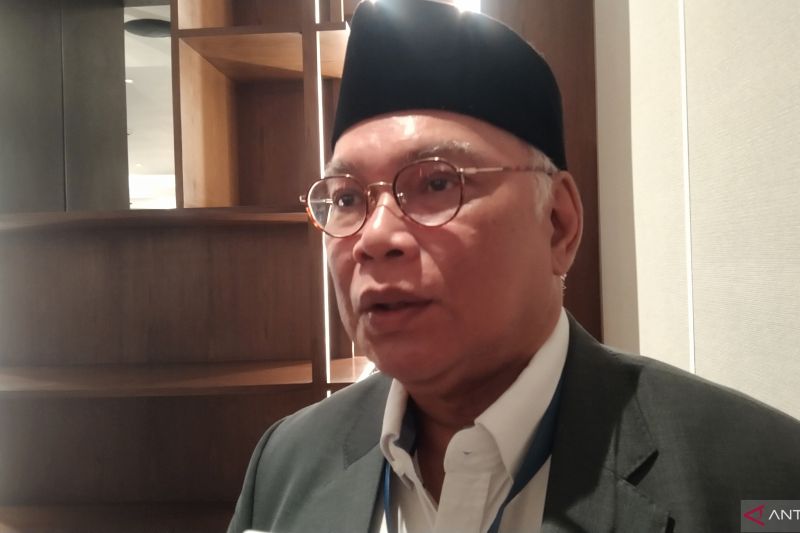 Ketua Umum AAUI Budi Herawan diwawancarai wartawan di sela Indonesia Insurance Summit 2024 Denpasar, Bali, Kamis (22/8/2024) ANTARA/Dewa Ketut Sudiarta Wiguna