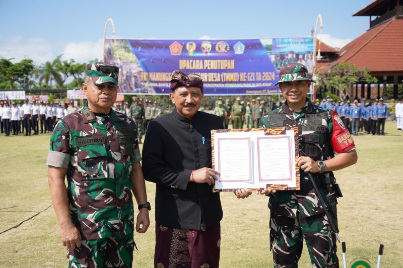 Kodam IX/Udayana Resmi Tutup TMMD Ke-121 di Empat Wilayah