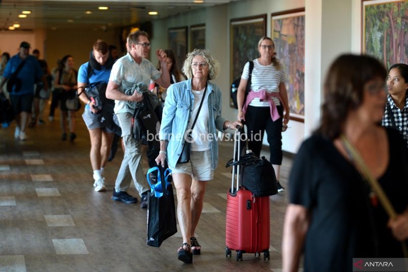 Illustration - Passengers arrive at I Gusti Ngurah Rai International Airport in Badung, Bali, on Thursday, August 15, 2024. ANTARA FOTO/Fikri Yusuf/aww