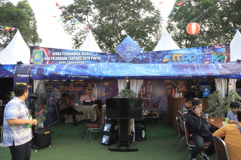 Dinas Penanaman Modal dan Pelayanan Terpadu Satu Pintu (DPMPTSP) Kota Tangerang menyediakan berbagai layanan perijinan diantaranya pembuatan NIB, konsultasi PBG dan lainnya selama ajang Digifest. ANTARA/HO-DPMPTSP Kota Tangerang