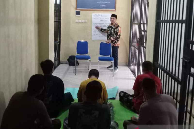 Kemenag Berikan Bimbingan Mental-Spiritual bagi Tahanan Polres Bolsel