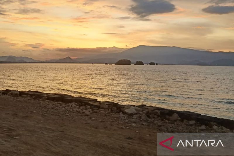 Kawasan Pantai Holtekamp, Distrik Muara Tami (ANTARA/Ardiles Leloltery)
