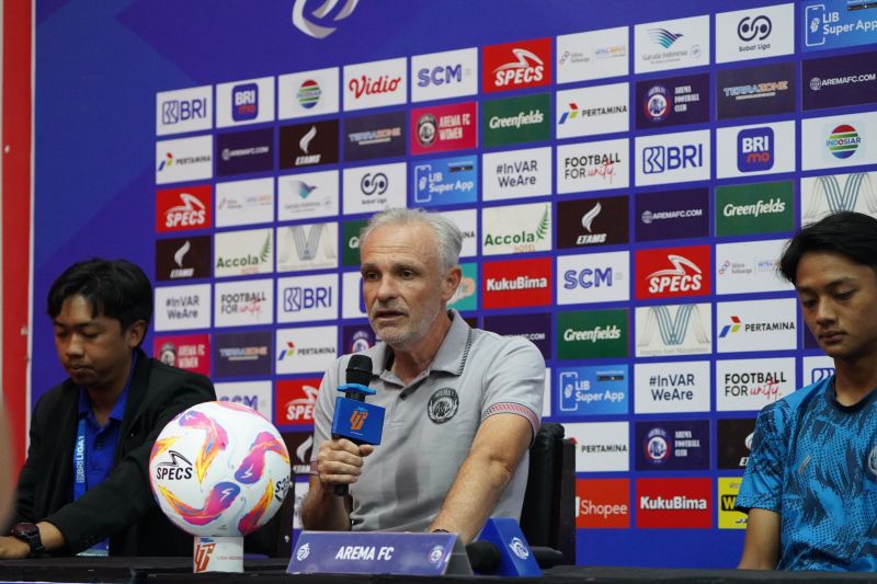 Pelatih Arema Nilai Gol Kedua Persija Persulit Kondisi Timnya