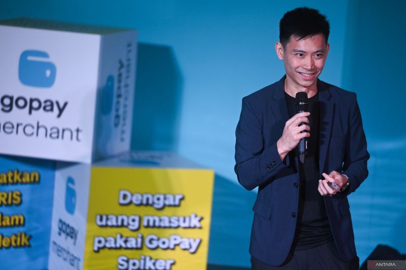 Head of Merchant Services GoTo Financial Haryanto Tanjo memberikan sambutan saat peluncuran aplikasi GoPay Merchant di Jakarta, Kamis (25/7/2024). GoTo Financial, unit bisnis financial technology GoTo, meluncurkan inovasi aplikasi GoPay Merchant untuk memberikan layanan keuangan yang aman dan mudah bagi pelaku usaha khususnya pelaku UMKM. ANTARA FOTO/Rivan Awal Lingga/aww