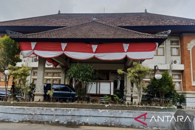 Tampak depan kantor dinas pendidikan Kabupaten Jembrana, Bali. ANTARA/Gembong Ismadi