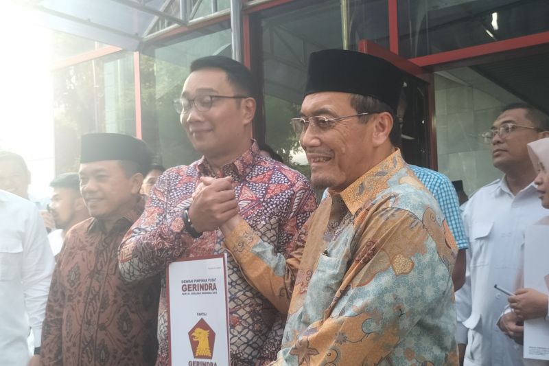 Bakal Calon Gubernur dan Wakil Gubernur Jakarta Ridwan Kamil-Suswono di kantor DPP Gerindra, Jumat (23/8/2024) (ANTARA/Walda Marison)
