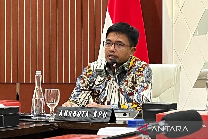 Anggota KPU RI Idham Holik saat Uji Publik Rancangan Peraturan KPU tentang Dana Kampanye Peserta Pemilihan Gubernur dan Wakil Gubernur, Bupati dan Wakil Bupati, serta Wali kota dan Wakil Wali kota di Kantor KPU RI, Jakarta, Jumat (2/8/2024). ANTARA/Narda Margaretha Sinambela/am.