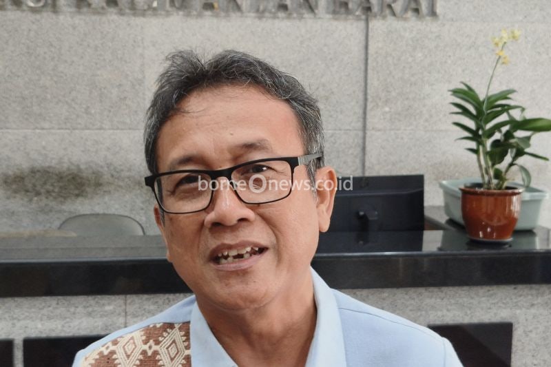 Kepala Otoritas Jasa Keuangan (OJK) Provinsi Kalbar Maulana Yasin (ANTARA/Dedi)