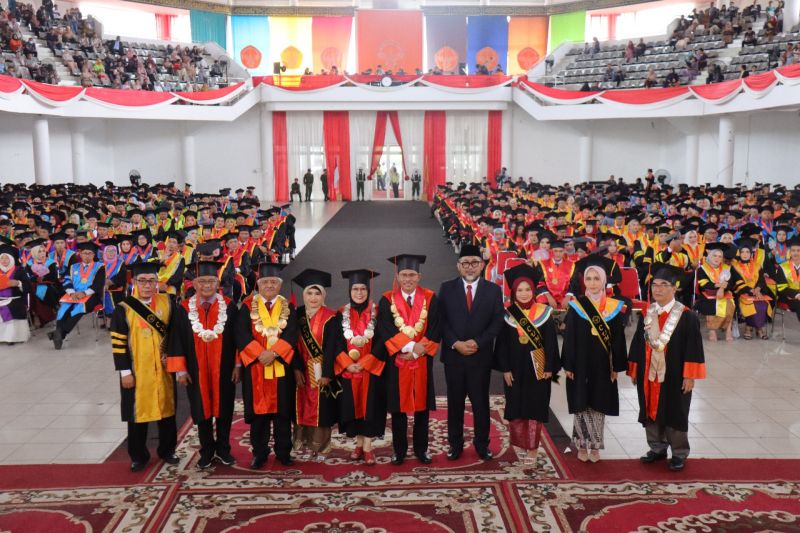 Pemerintah Jambi Dorong Lulusan Universitas Jambi Beradaptasi Teknologi