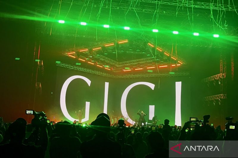 Gigi Rayakan 30 Tahun Berkarya dengan Konser Meriah di Jakarta