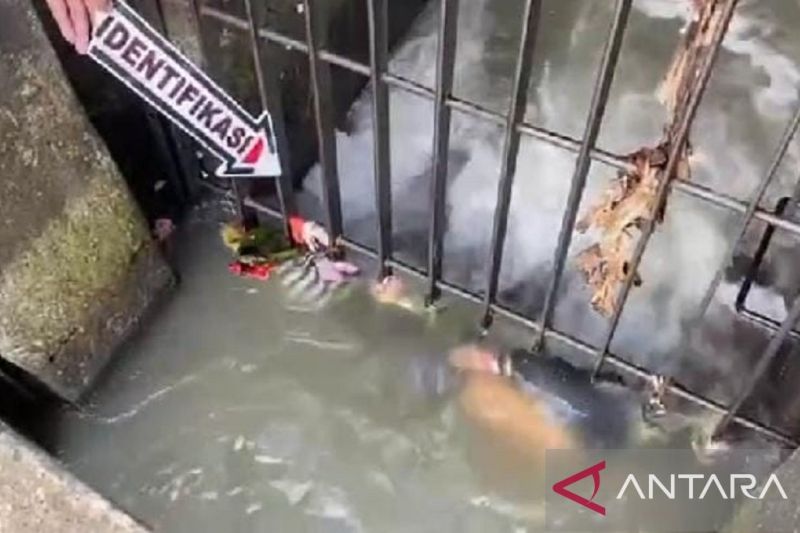 Identitas Pria Tersangkut di PLTA Ubrug Terungkap, Keluarga Menolak Autopsi