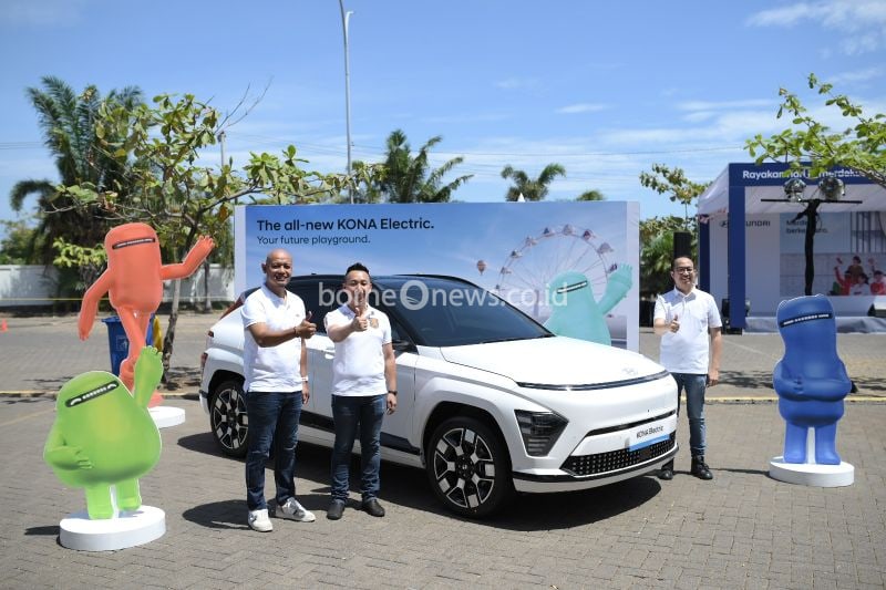Festival Merdeka Berkendara Kenalkan Mobil Listrik di Makassar