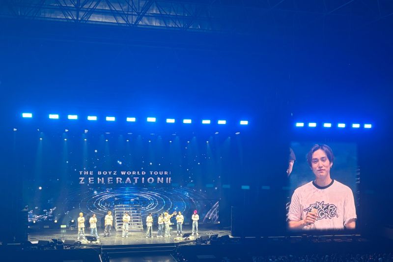 Jacob THE BOYZ menyanyikan "Sialan" di konser Jakarta, mengejutkan fans