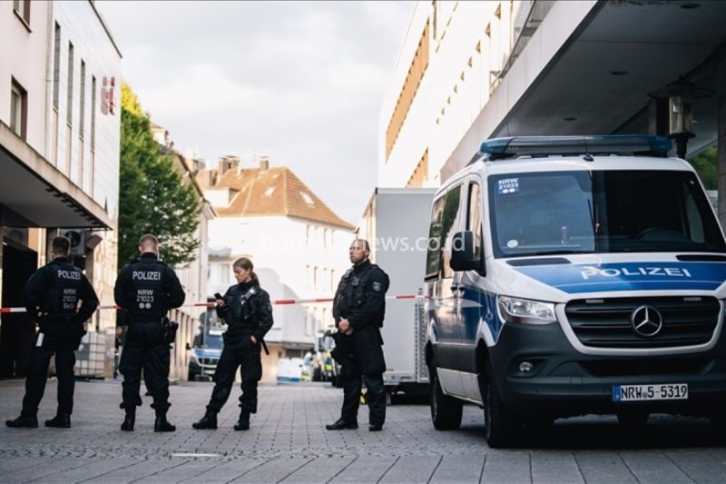 Ilustrasi polisi menjaga keamanan setelah peristiwa penikaman di area Festival Musik Solingen, Jerman/ANTARA/Anadolu/PY