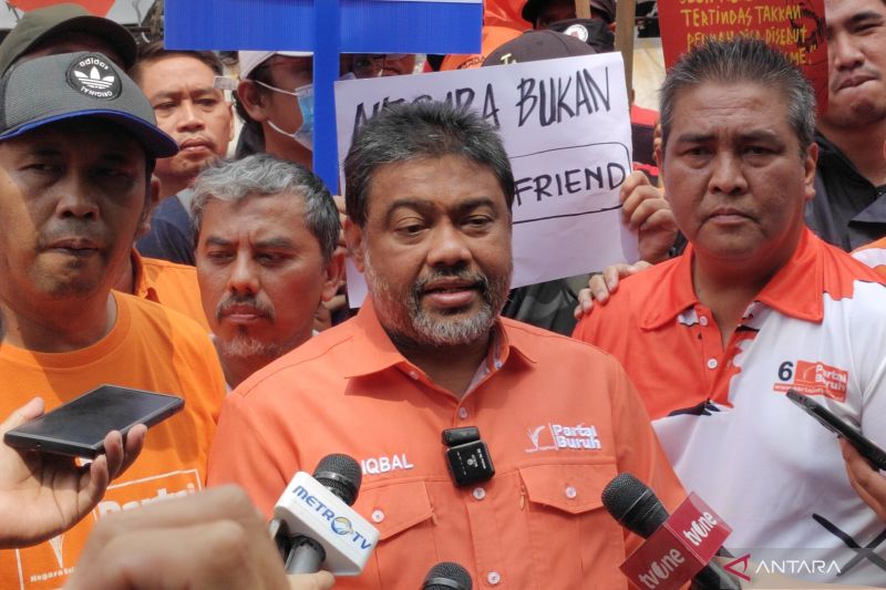 Presiden Partai Buruh Said Iqbal saat ditemui di Jakarta, Minggu (25/8/2024). ANTARA/Ilham Kausar
