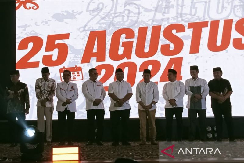 Sejumlah bakal calon kepala daerah di Kaltim yang diusung PKS pada Kick-Off Pilkada PKS, di Samarinda, Minggu (25/8/2023). ANTARA/HO-Dokumentasi Pribadi