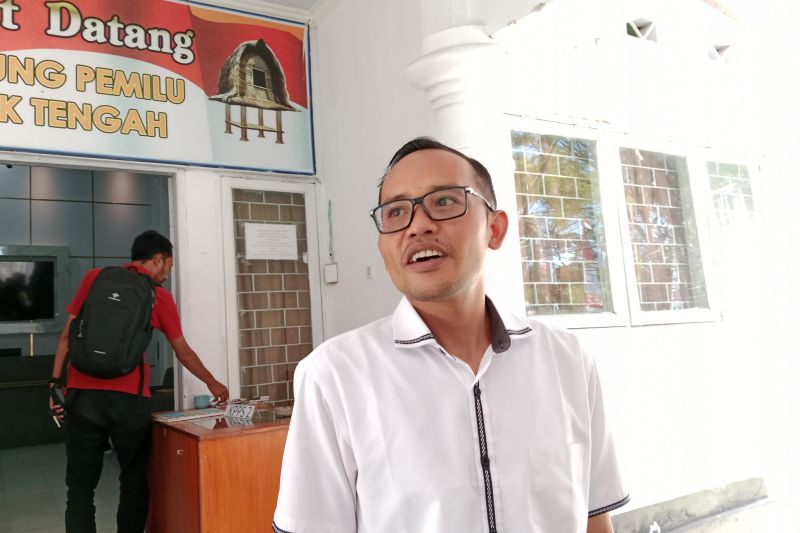 Ketua KPU Lombok Tengah, Provinsi NTB Hendri Herliawan (ANTARA/Akhyar Rosidi)