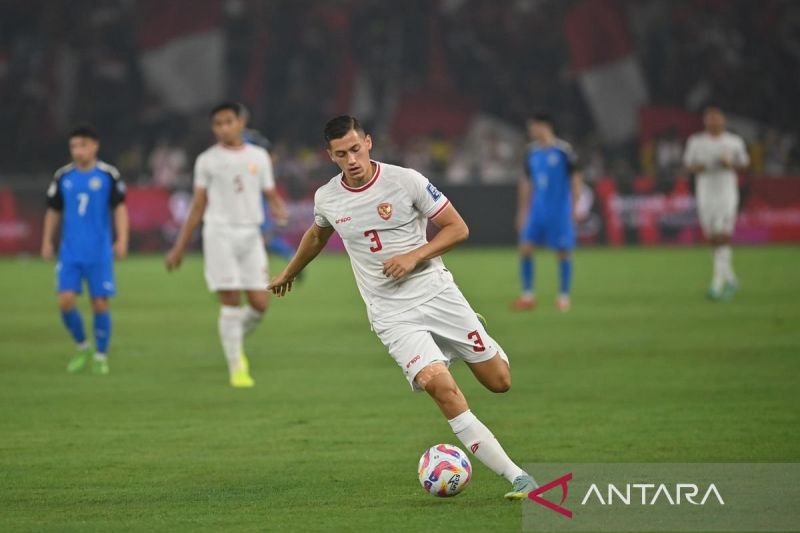 Jay Idzes Dipuji Pelatih Usai Imbang Tanpa Gol Melawan Fiorentina