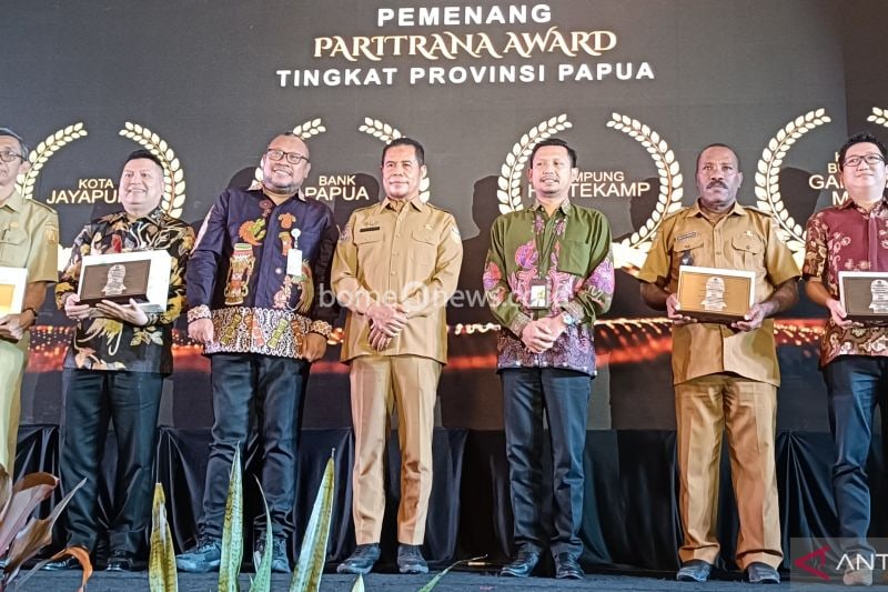 BPJAMSOSTEK Berikan Paritrana Award kepada Pemkot Jayapura