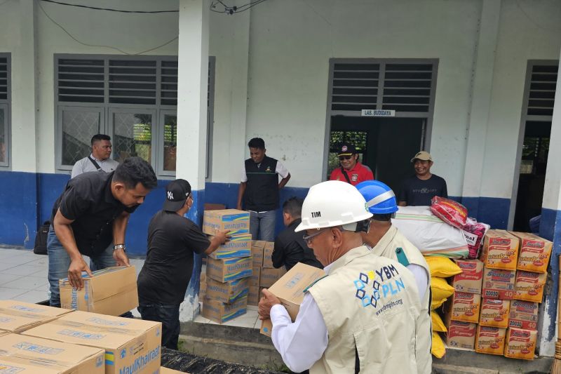 PLN UIW MMU Salurkan Bantuan Kemanusiaan untuk Korban Banjir Ternate