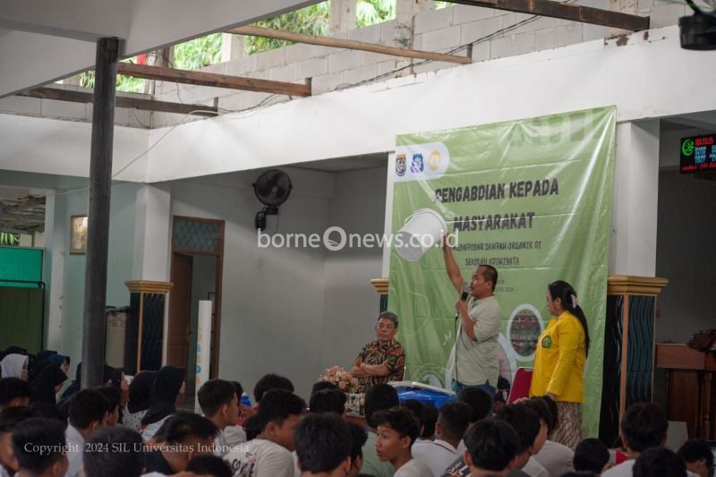 Pelatihan Pengomposan Sampah Organik untuk Siswa SMA di Depok
