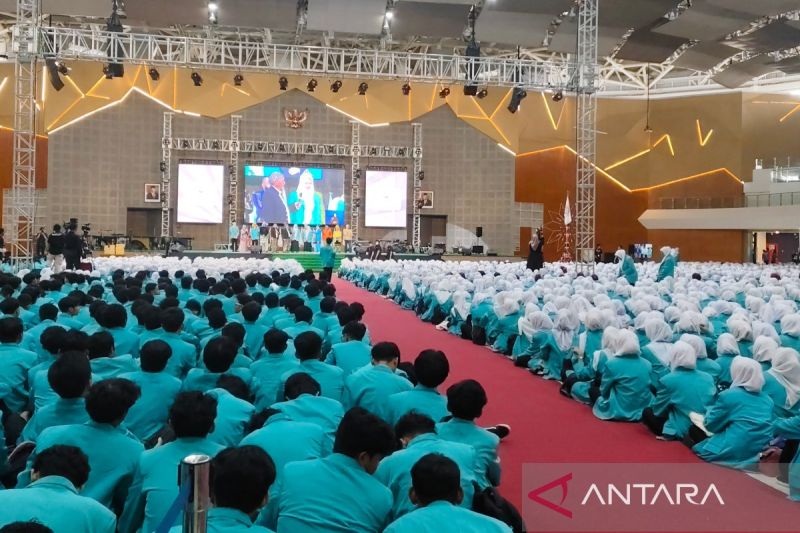 Dewas BPJS Ketenagakerjaan Ajarkan Mahasiswa Baru UMS Kembangkan Diri