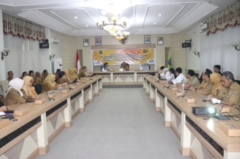 Para kepala Organisasi Perangkat Daerah (OPD) lingkup Pemerintah Kabupaten Hulu Sungai Selatan (HSS) menggelar pertemuan awal pemeriksaan pendahuluan program Jaminan Kesehatan Nasional (JKN) di Kandangan, Kabupaten HSS, Senin (26/8/2024). ANTARA/HO-Diskominfo HSS