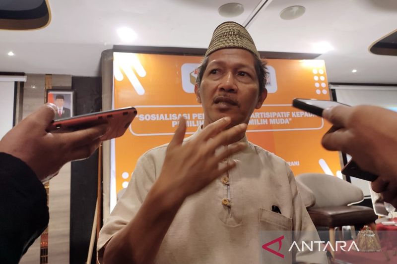 Anggota Bawaslu Sulsel Siful Jihad. ANTARA/Darwin Fatir