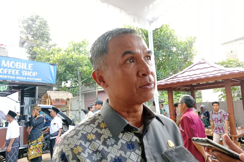 Sekda Lombok Tengah, Provinsi NTB Lalu Firman Wijaya (ANTARA/Akhyar Rosidi)