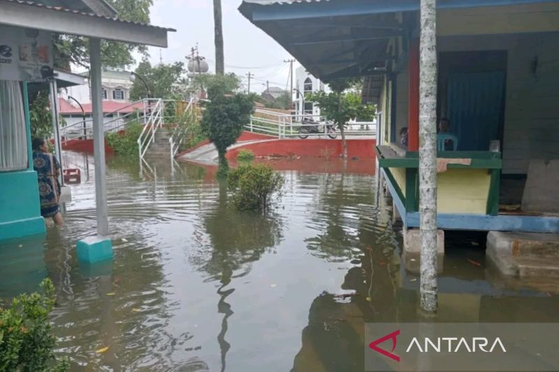 Banjir Rendam Belasan Wilayah di Pariaman Akibat Hujan Lebat