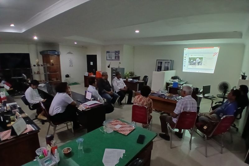 AMO bersama Dinas Pariwisata Provinsi Maluku melakukan rapat koordinasi pelaksanaan ASEAN Music Cities Forum 2024 memperingati HUT Ambon Kota Musik Dunia ke-5 pada 30 Oktober 2024, di Ambon, Selasa (27/8). ANTARA/HO-AMO