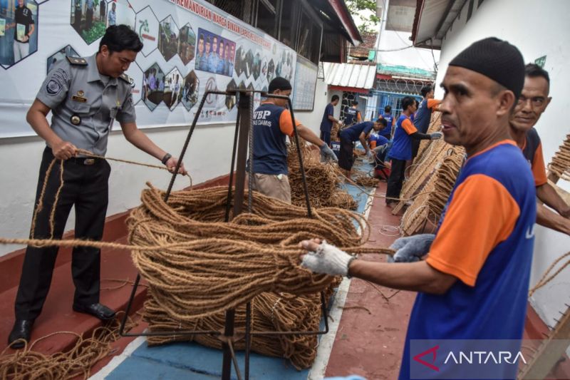 Pelatihan Keterampilan Membuat Coir Net untuk Warga Binaan Lapas Ciamis