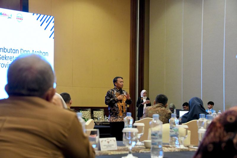 Sekretaris Daerah (Sekda) Provinsi Jawa Barat memberikan keterangan dalam forum administrasi kependudukan tahun 2024 yang dihadiri 27 kabupaten/kota di Bandung, Selasa (27/8/2024). ANTARA/HO Pemprov Jabar
