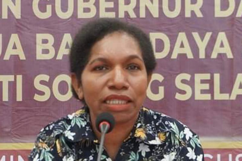 Ketua KPU Sorong Selatan Yonece Kambu. ANTARA/Paulus Pulo