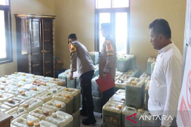 Polres Muna Ungkap Penimbunan BBM Pertalite, Delapan Pelaku Ditangkap
