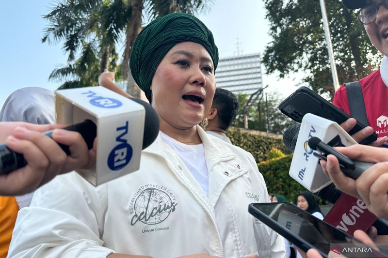 Ketua DPP PKB Luluk Nur Hamidah saat memberikan keterangan di kawasan Bundaran HI, Jakarta, Minggu (21/7/2024). (ANTARA/Rio Feisal)
