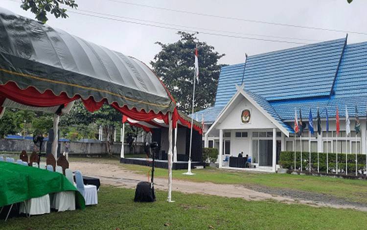 Belum Ada Calon Bupati dan Wakil Bupati Kobar yang Mendaftar di KPU Hingga Hari Kedua ini
