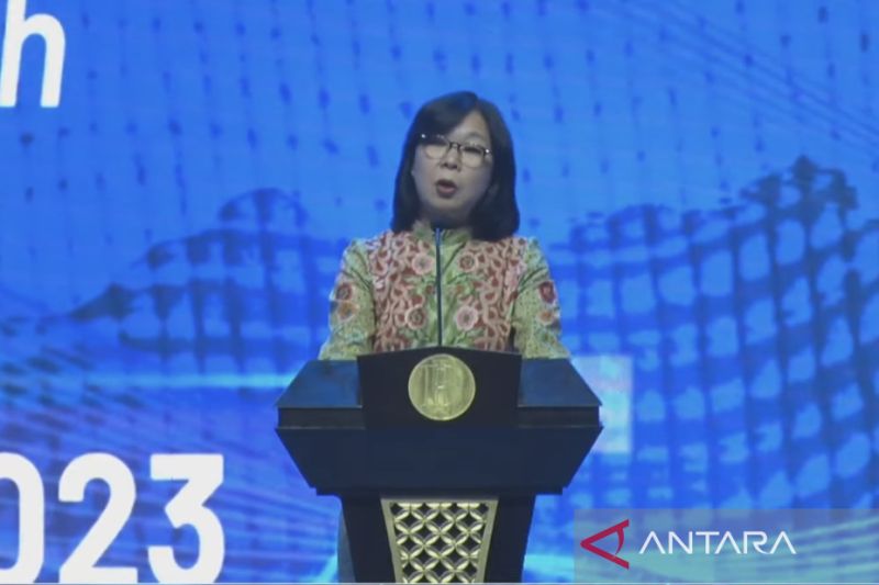 Deputi Gubernur Bank Indonesia (BI) Filianingsih Hendarta memberikan pemaparan pada kegiatan Festival Ekonomi Keuangan Digital Indonesia (FEKDI 2023) di Jakarta, Selasa (9/5/2023). ANTARA/Imamatul Silfia