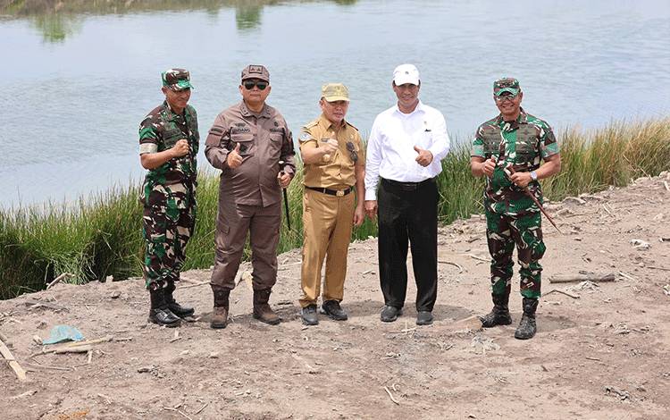 Mentan Amran Kembali Tinjau Optimalisasi Lahan Kalteng